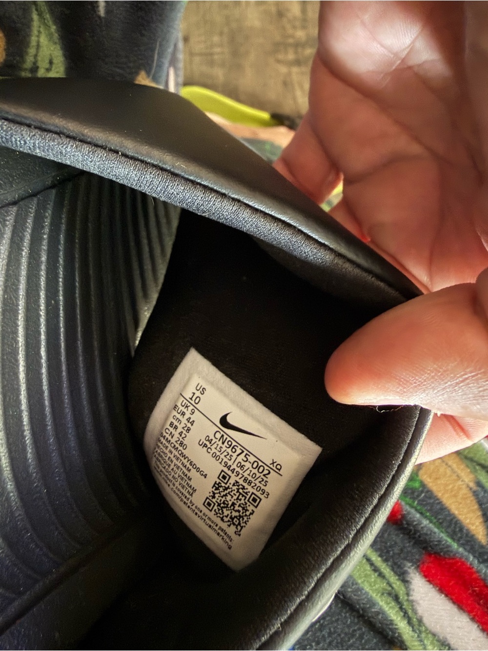 NEW IN BOX Nike Victori Black and White Logo One Slide Sandals - Picture 5 of 7
